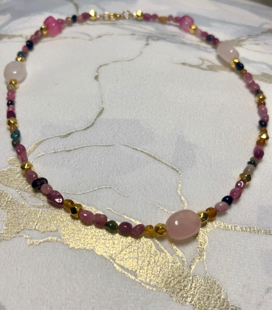 Collar hecho a mano (artesanía)