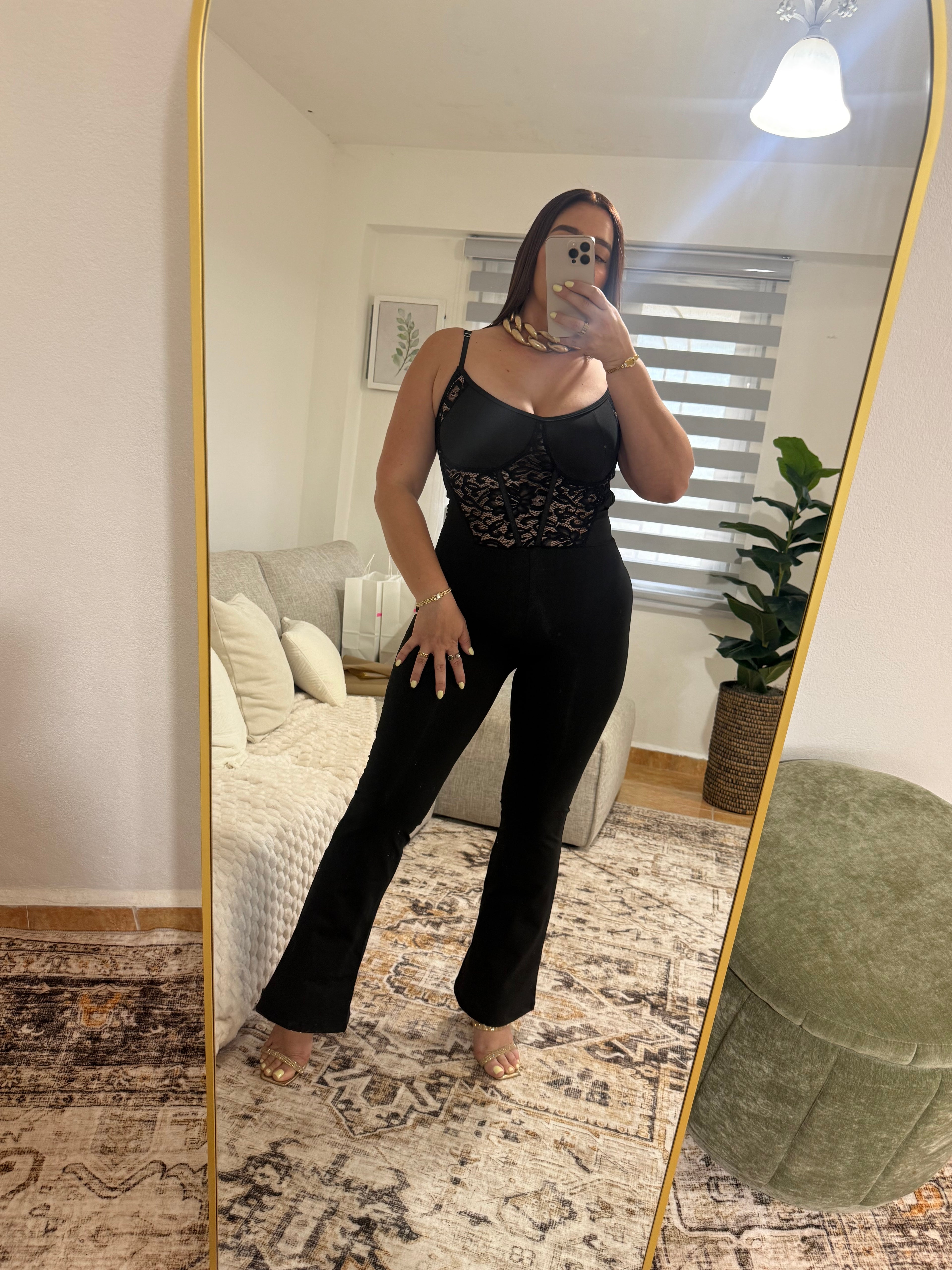 Black Lace Muse (One Size)